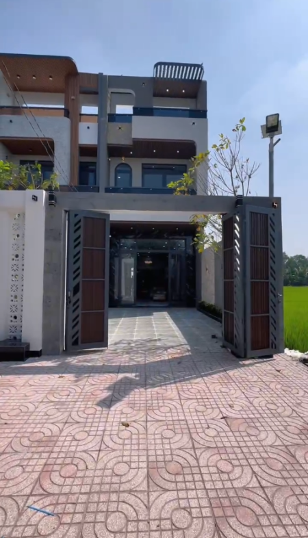 Hàng hiếm tại Long Hòa, nhà sân rộng trước sau thoáng mát, 3.9 tỷ/ 210m2 (bớt lộc), alo em mua nhà