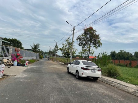 Chủ gấp bán 125m2 đất thổ cư xã Long Sơn, MT ô tô bao quay đầu, sẵn sổ CC ngay