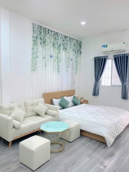 Phòng trọ Thích Quảng Đức, Phú Nhuận - Đầy đủ nội thất, ban công