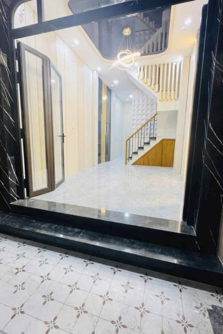 Bán nhà MỚI 4 tầng Tôn Đản.33m2 2tỷ800. Trung tâm Q4- sát Q1,Q7. Thiết kế hiện đại.