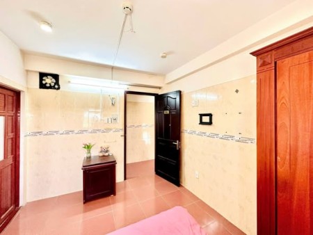 Cho thuê phòng trọ 2.3 triệu tại 1103 QL1A, Thới An, Q12