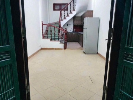 Cho thuê nhà riêng 35m2 Lương Định Của, ở ngay, chính chủ