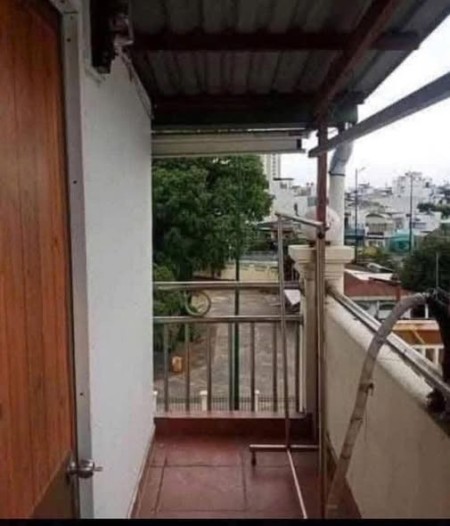 Cho thuê phòng ban công giá 1.4 triệu tại 709 Nguyễn Kiệm