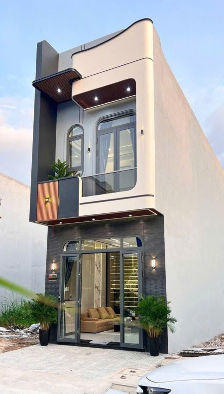 Nhà mới hiện đại 2 tầng, diện tích lý tưởng tại trung tâm P.Chánh Hiệp (Bình Dương)