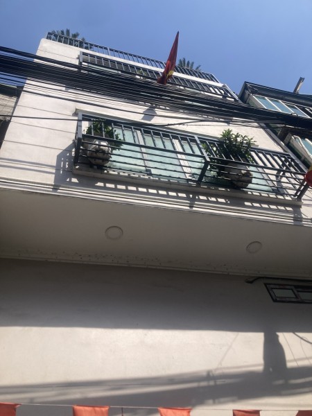 Cho thuê nhà 5 tầng 30m²/tầng, mặt tiền 4m