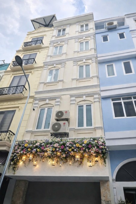 BÁN NHÀ MẶT PHỐ VĂN CAO – BA ĐÌNH – THANG MÁY – VIEW HỒ