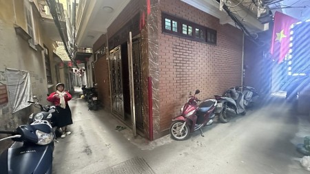 Nhà quận Tây Hồ, Hà Nội Giá 12 Tỷ Gần Chợ Bưởi Phù Hợp Làm Chung Cư Mini. Mật tiền 5,8 m