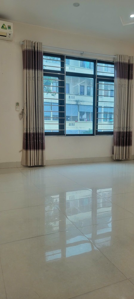 Chính chủ cho thuê nhà riêng tầng 3 làm văn phòng.