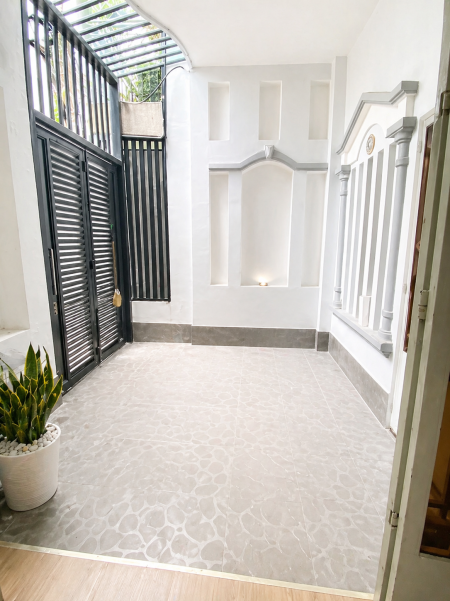 BÁN NHÀ TÂN BÌNH, 5 x 11 , GẦN LÝ THƯỜNG KIỆT, HẺM 4M, NHỈNH 5 TỶ