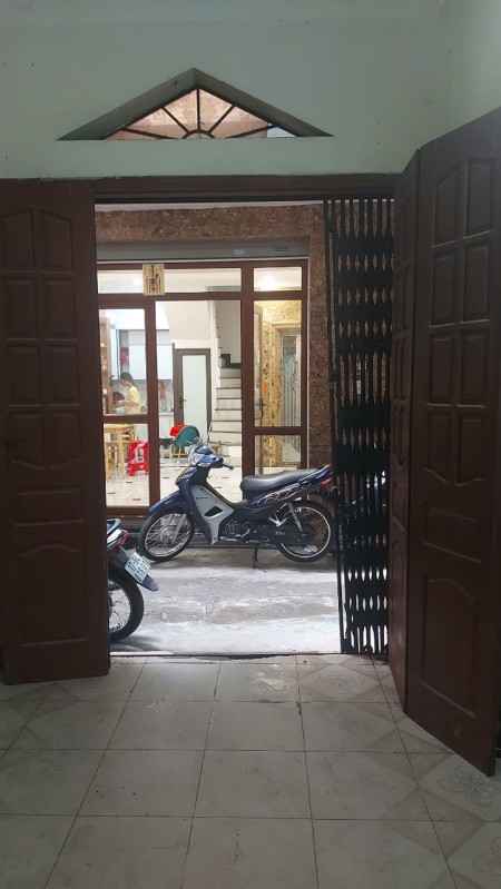 Cho thuê nhà chính chủ 5 tầng đầu ngõ 142 đường Kim Giang
