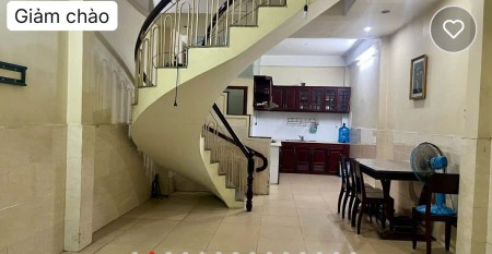 Bán gấp nhà kinh doanh tốt tại trung tâm Bình Thạnh