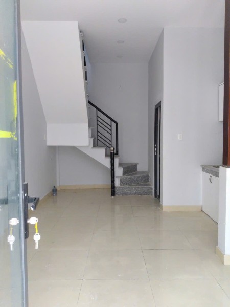 Bán nhà phố giá tốt khu dân cư đông đúc Phước Lý, Tây Ninh