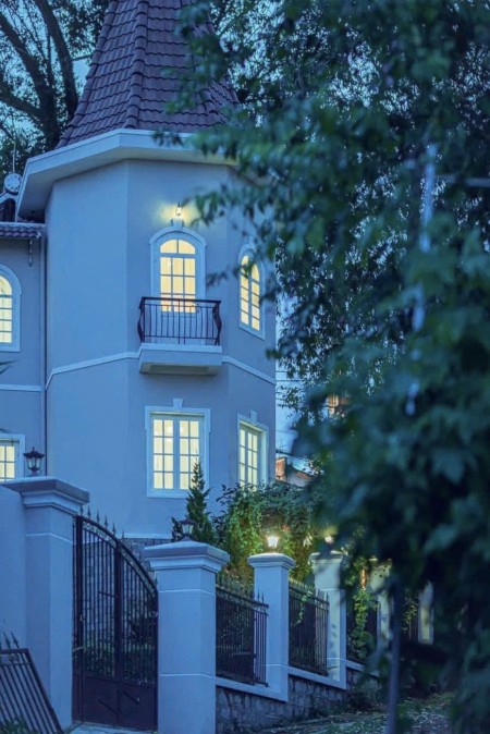 Căn villa độc bản đẹp mặt tiền đường Nguyễn Trung Trực