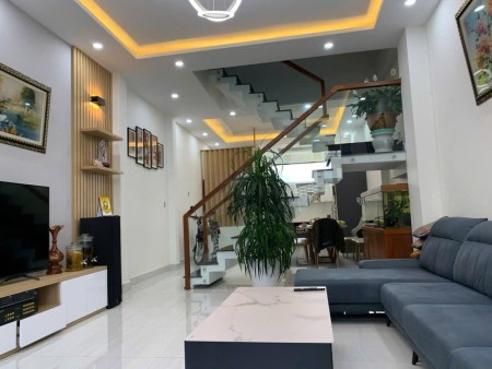 CẦN BÁN GẤP CĂN NHÀ SRXD TẠI MẶT TIỀN ĐƯỜNG CỔ LOA P2