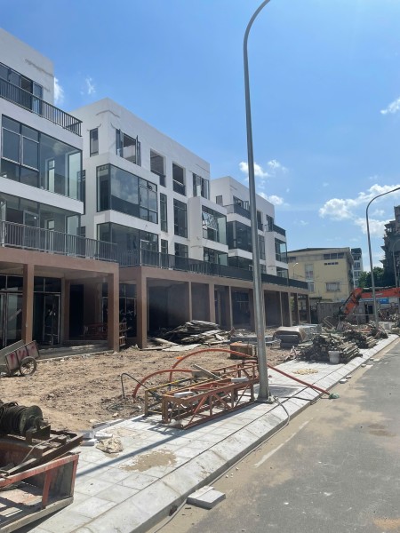 Biệt Thự Lạc Trung 300m² Sân Vườn Riêng 360 triệu/m2 - Ảnh 2