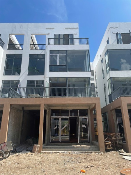 Biệt Thự Lạc Trung 300m² Sân Vườn Riêng 360 triệu/m2 - Ảnh 1