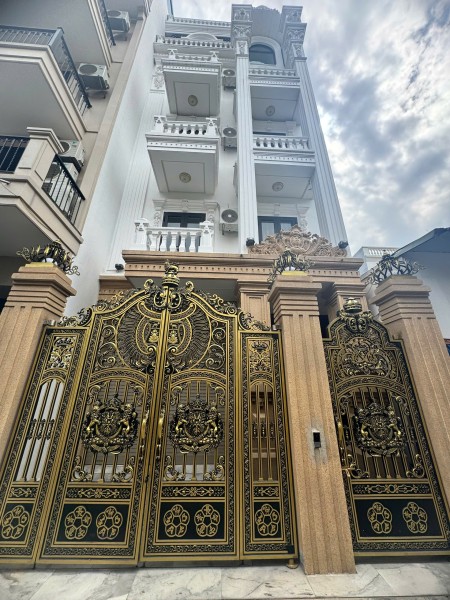 PHỐ VIỆT HƯNG NHÀ ĐẸP 95m² NGÕ THÔNG Ô TÔ VÀO