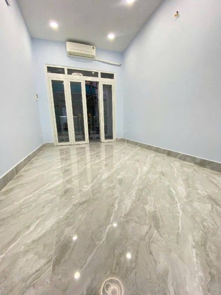 Cho thuê nhà đẹp đường Nguyễn Chế Nghĩa