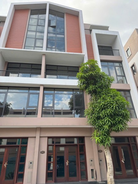  CẦN BÁN GẤP PHỐ BIỂN VINHOMES OCEAN PARK 3 – GIÁ CHỈ 7,3 TỶ 