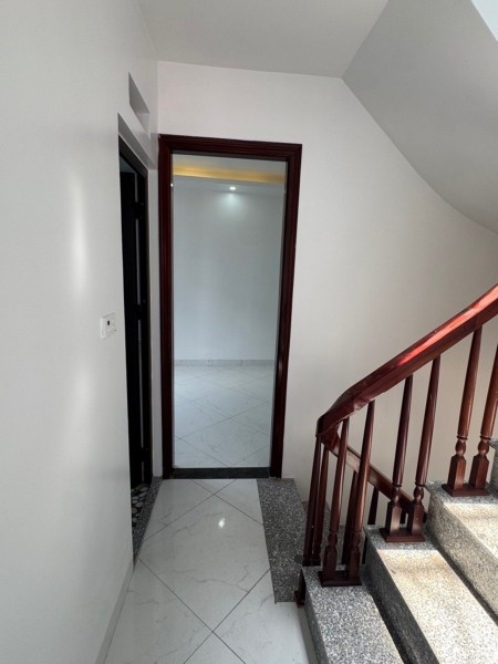 Bán nhà là tinh diện tích 38 m2 ngõ oto ra vào thoải mái phù hợp vừa ở vừa kinh doanh