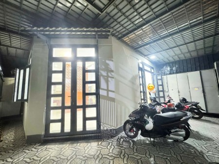 Nhà hẻm xe hơi, 2 mặt tiền, cách đường Hiệp Bình 200m