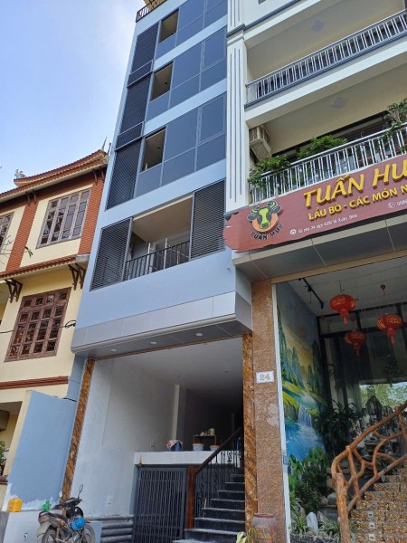 Cho thuê văn phòng 80m2 mặt đường Xuân Đỉnh, Bắc Từ Liêm, gần CV Hòa Bình, giá 7.5 triệu/tháng