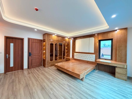Bán 52m – 8 Tầng – 5.8m.Mặt Tiền. ( Nguyễn Khang ) Cầu Giấy. ô tô Kinh Doanh