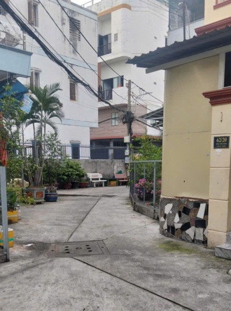 nhà hẻm oto ngủ trong nhà Phú Thọ Hòa giáp Lũy Bán Bích gần chợ vải diện tích 46m giá chỉ nhỉnh 4đ