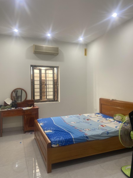 Cho thuê căn hộ TT 65m² Lô góc thoáng mát, phố Tông Đản, Hoàn Kiếm, 2p đi bộ ra Hồ Gươm, nhà hát lớn