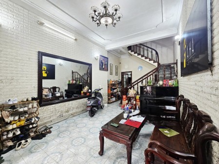 Bán 90m - 4 Tầng - 4.3m.Mặt Tiền.( Nguyễn Khang ) Cầu Giấy