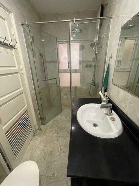CHỈ 28 TỶ - Nhà Đẹp 6 Tầng Thang Máy Ngõ 426 Đường Láng, Đống Đa - Sổ Đỏ Chính Chủ