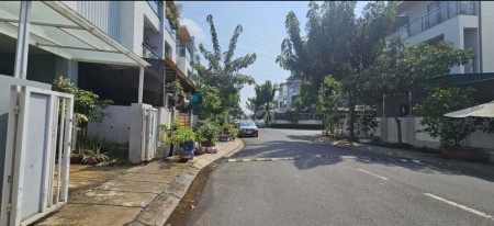 Bán nhà thô Khang Điền Mega Village 75m2, 3 tầng, sổ hồng