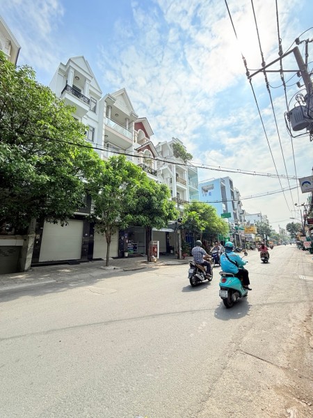  SIÊU PHẨM KHU NHÀ ĐỒNG BỘ – HIẾM NHÀ BÁN – NHÀ ĐẸP VÀO Ở NGAY 