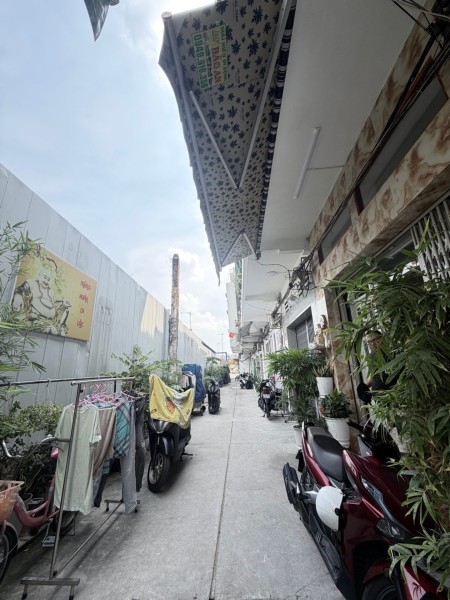 NHÀ QUẬN 5. NHÀ SẠCH...NGAY CHỢ KIM BIÊN