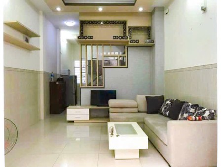 Chính chủ bán nhà 1 trệt 1 lầu đầy đủ nội thất – trung tâm Quận 4, giá chỉ 4,3 tỷ!