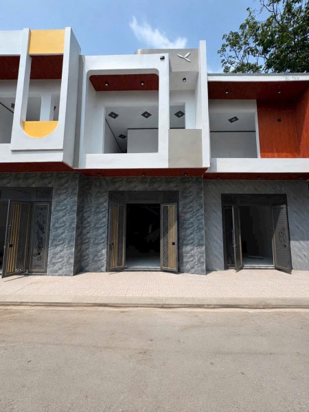 NHÀ MỚI 99% - NGAY UBND TÂN TRIỀU