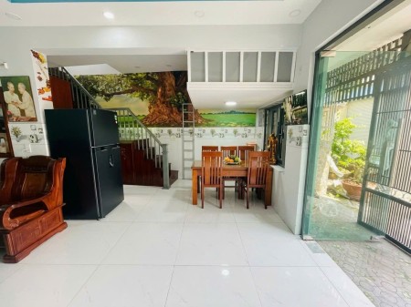 Mặt tiền kinh doanh, ngay ĐH Ngân hàng, Hoàng Diệu 2, Thủ Đức - Nhỉnh 4 tỷ