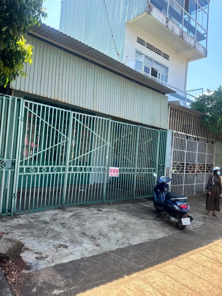 Mặt tiền kinh doanh sầm uất Chư Păh: Diện tích 6x22m full thổ cư, giá chỉ 2.05 tỷ