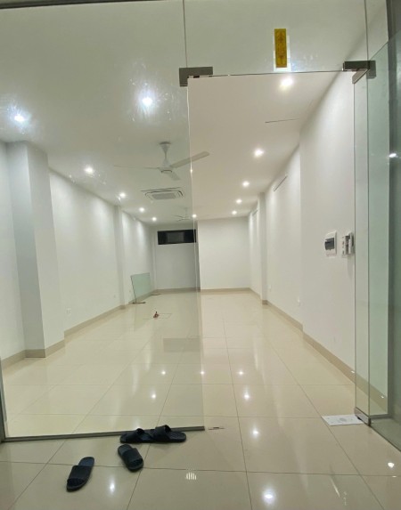 Chính chủ cho thuê Văn phòng công ty tầng 1