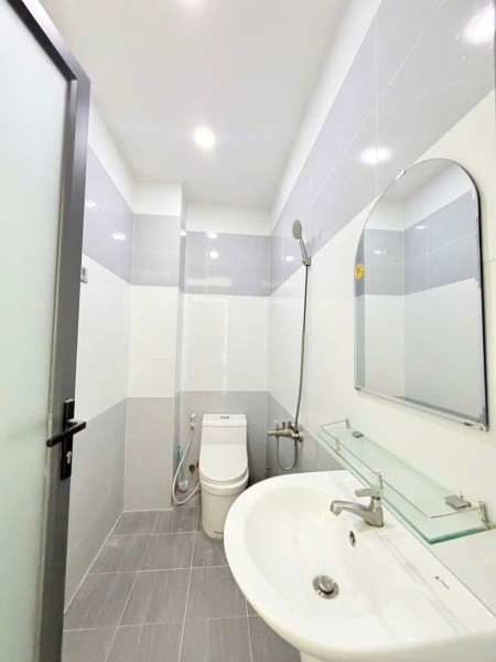NHÀ PHỐ THẠNH LỘC 29 – ĐƯỜNG 8M – GARA Ô TÔ – 4PN – CHỈ 5,59 TỶ