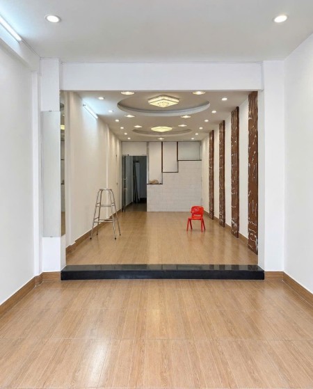 Chủ cho thuê mặt bằng kinh doanh, 3.3 x 12m, gần Đầm Sen, 12 triệu