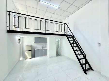 Phòng 30m² có gác cao 2m – sát Phú Mỹ Hưng, giá chỉ 4,1tr/tháng
