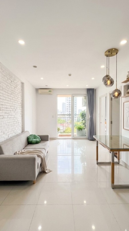58m2 view Sài Gòn - Giá 2.8 tỷ - 2PN1WC The Park Residence