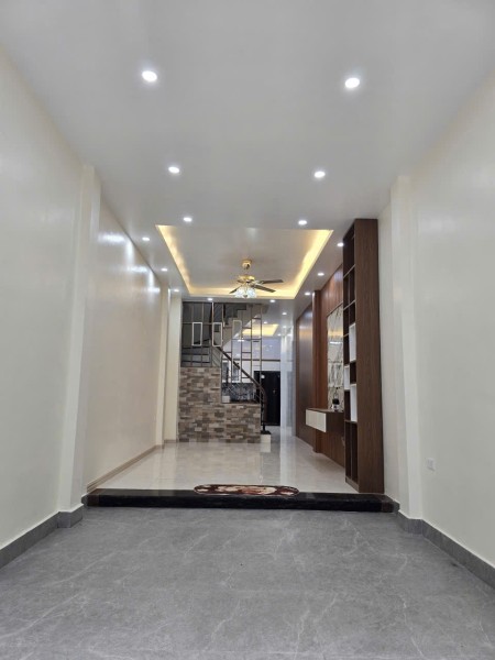 BÁN NHÀ THANH TRÌ khu phân lô cán bộ 50m² × 5 tầng, ô tô 7 chỗ thông, pháp lý rõ ràng