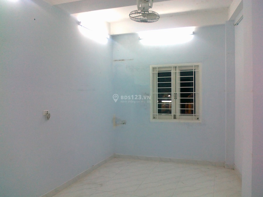 Ngay cầu Ông Lãnh , đủ nội thất, tìm người ở ghép : 1.2Tr/người