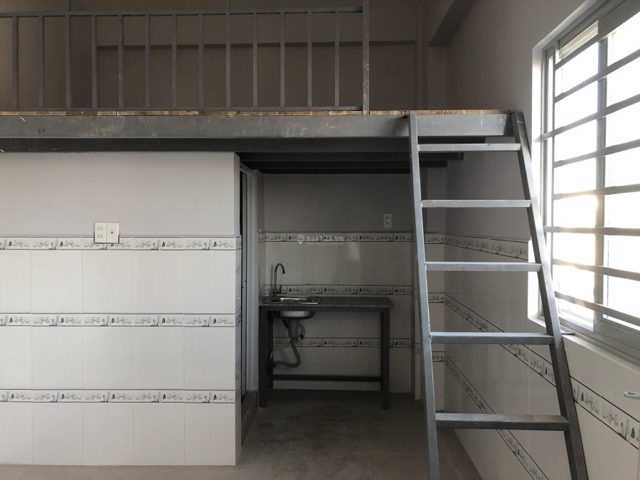 Phòng trọ mới xây 100% đẹp lung linh, có gác, kệ bếp, giờ tự do, ngay Lê Trọng Tấn vô