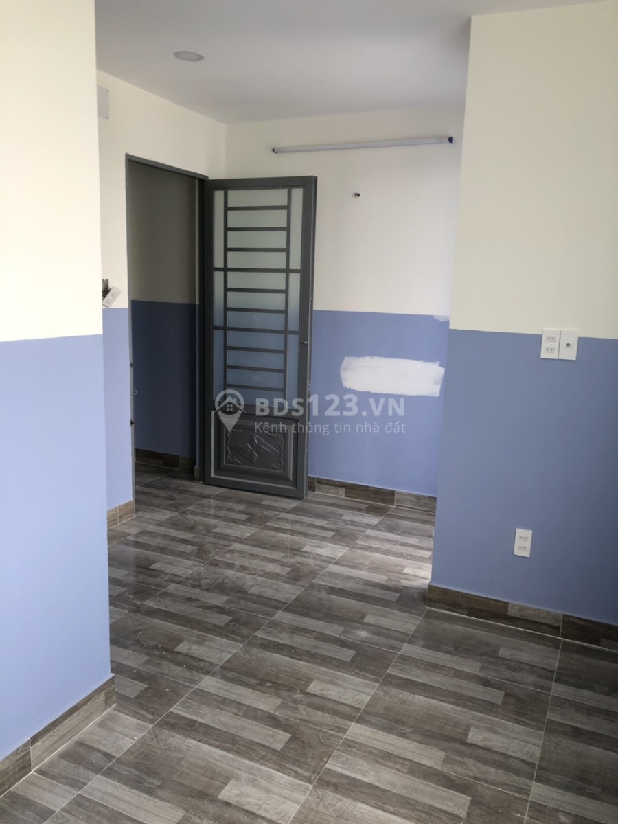 Phòng trọ mới tinh còn mùi sơn, có gác, máy lạnh, gần Aeon Tân Phú