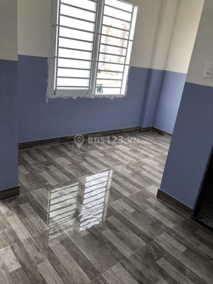 Phòng trọ mới tinh còn mùi sơn, có gác, máy lạnh, gần Aeon Tân Phú