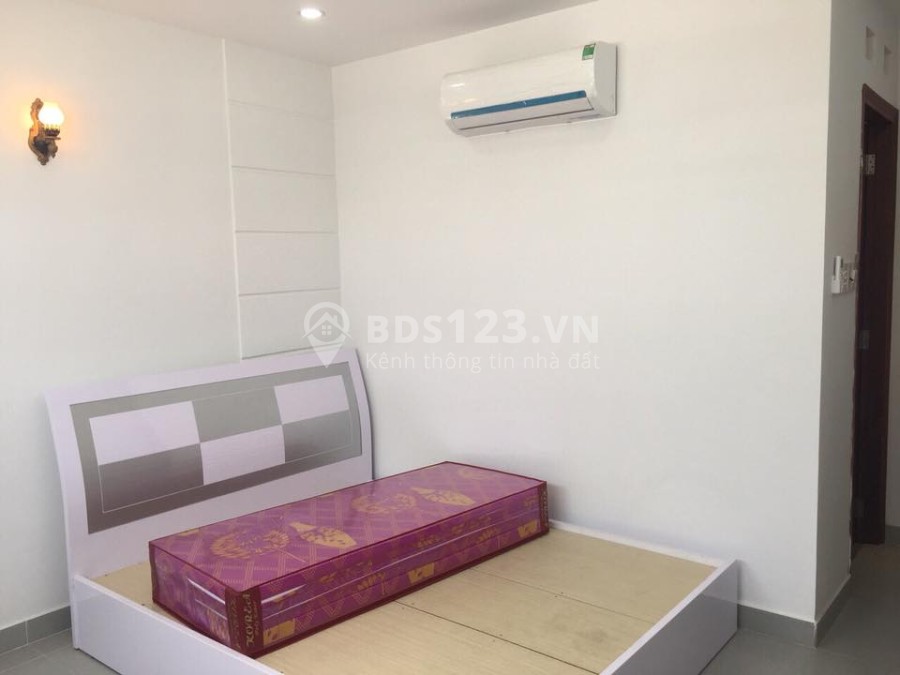 Phòng mặt tiền cao cấp mới xây, tiện nghi, ban công. Sát Quận 1