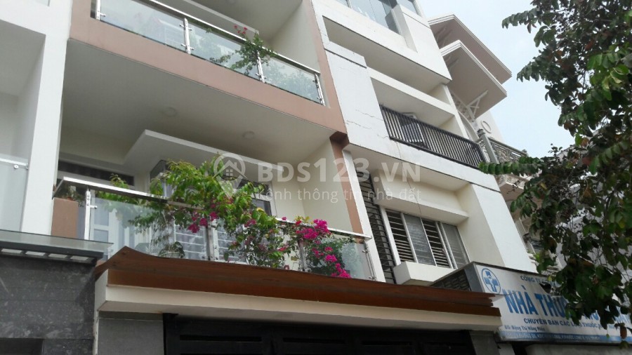Toàn bộ lầu 1 nhà KDC Nam Long, Q.9, bếp, ban công, 2 PN, WC & lối đi riêng, thông thoáng